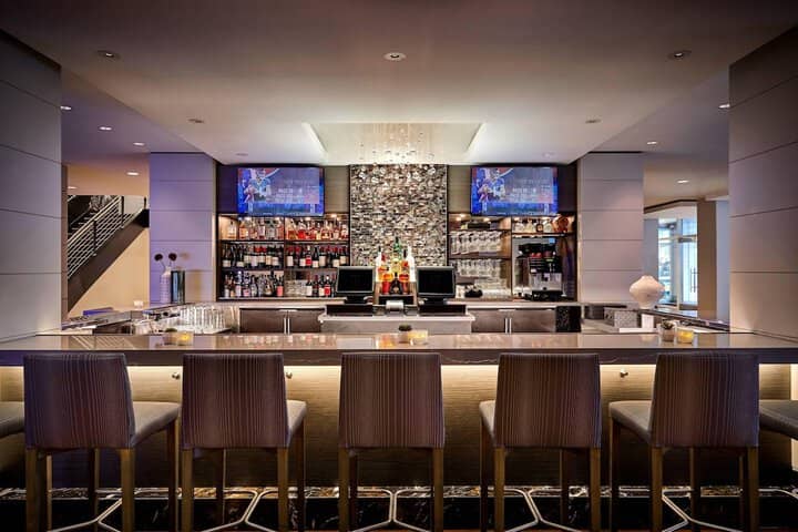 Lounge 51 of 69